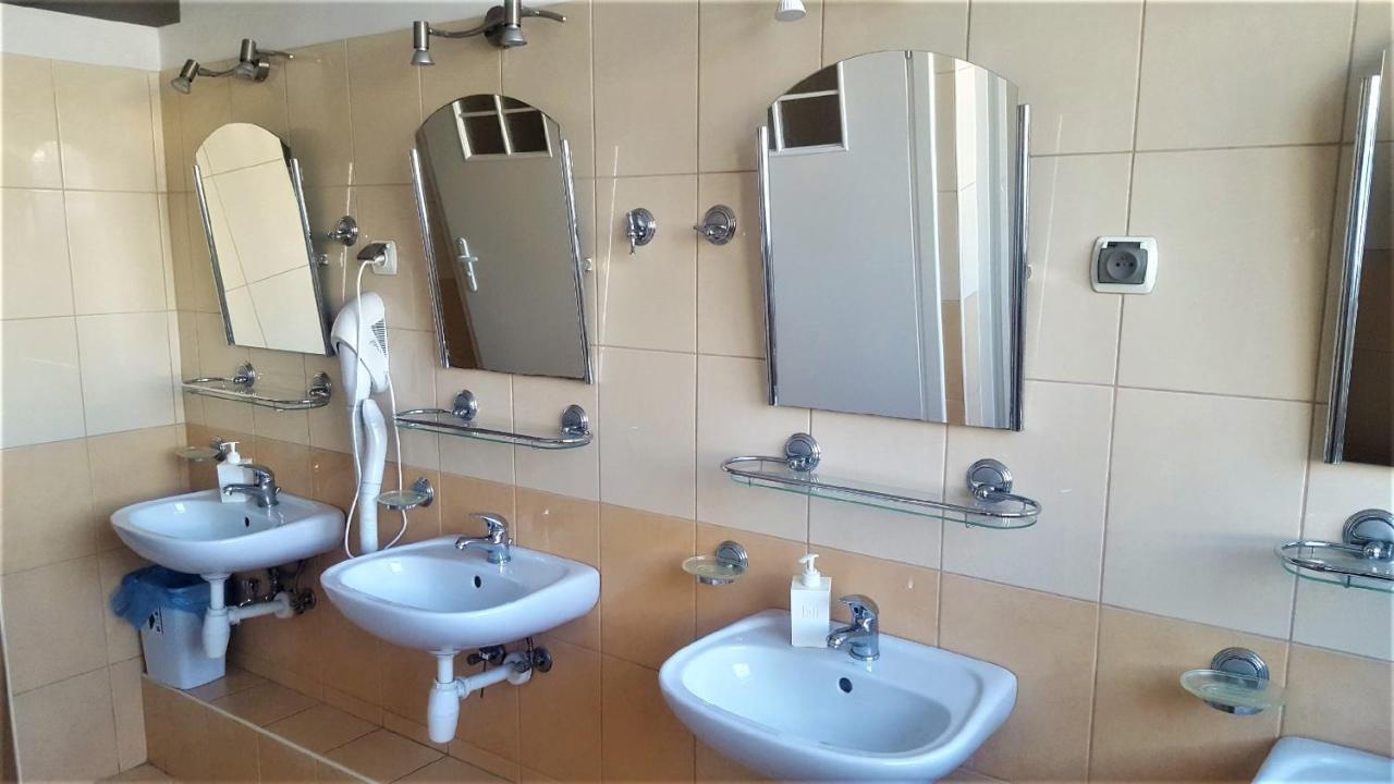 Hostel Na Zurawiej Warsawa Bagian luar foto
